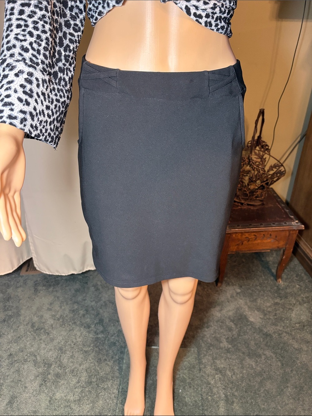 Black Women's Pencil Skirt - Classic Office Style